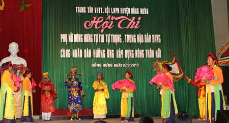 Phụ nữ Việt Nam từ &ldquo;anh h&ugrave;ng, bất khuất&rdquo; đến &ldquo;tự tin, tự trọng, trung hậu, đảm đang&rdquo;

